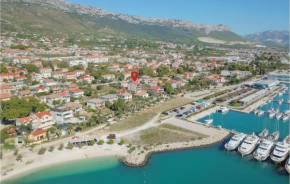  Apartment Kastel Gomilica with Sea View I  Каштел Камбеловац
